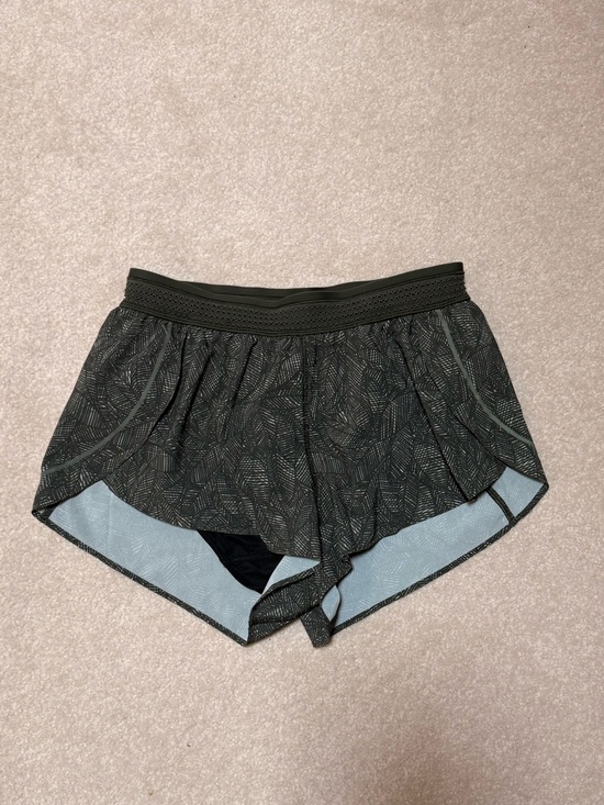lululemon athletica Pants - lululemon athletica Women’s Olive Green Patterned Athletic Shorts